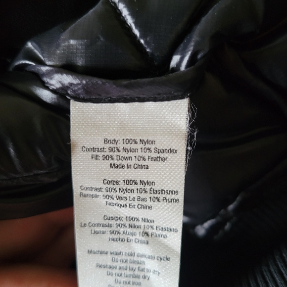 Alo Yoga Idol Quilted Down Bomber Jacket Black - Picture 3 of 9